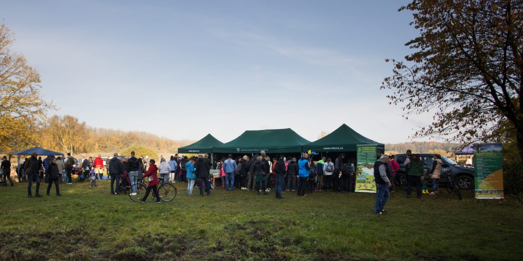 Akce Loučení s ptáky na Bohdanečském rybníce.