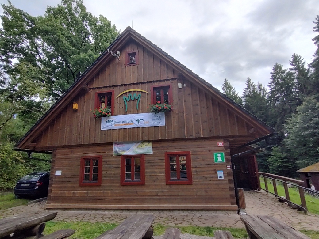 Budova Domu přírody Blaníku.